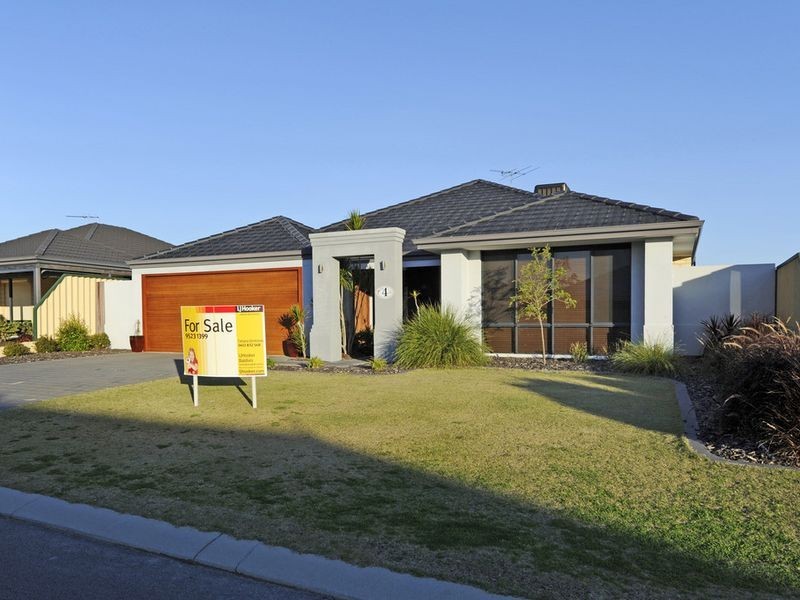 4 Wittecarra Crescent, Port Kennedy WA 6172