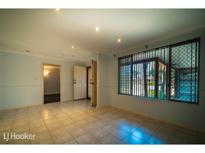 67 Mornington Boulevard, Waikiki WA 6169