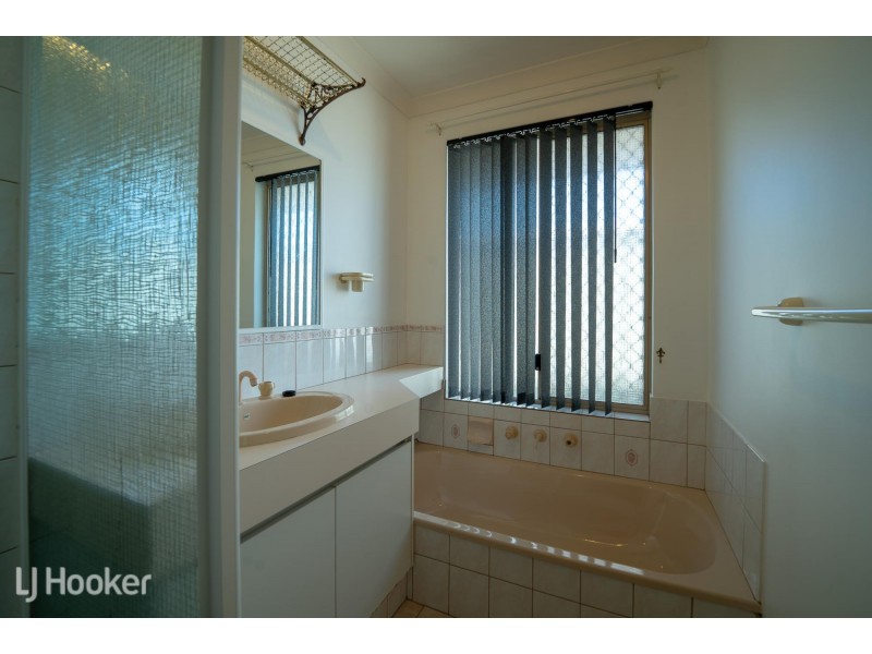 67 Mornington Boulevard, Waikiki WA 6169