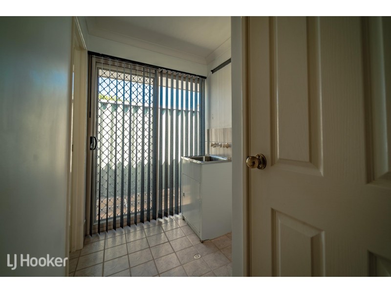67 Mornington Boulevard, Waikiki WA 6169