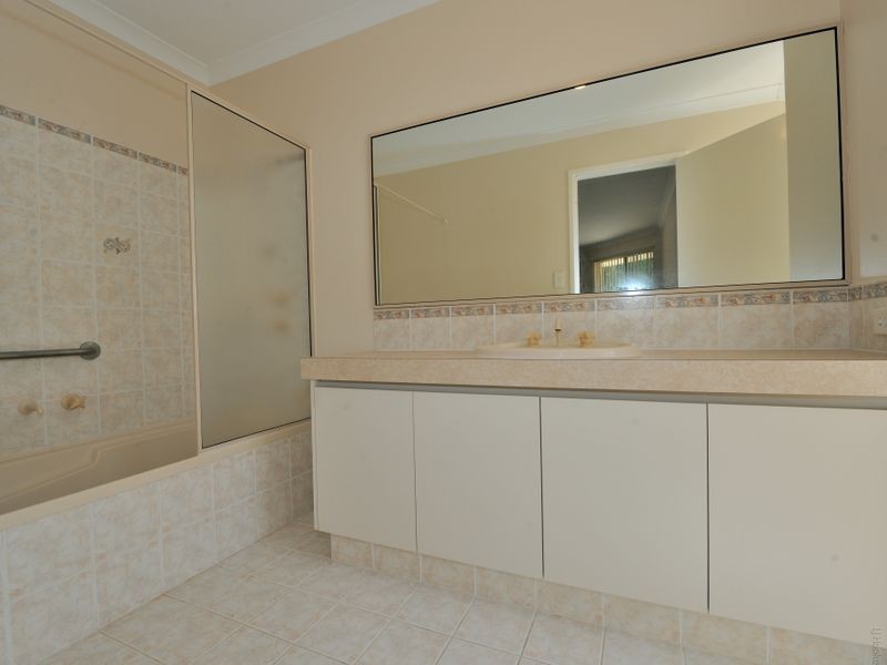 13 Latiano Green, Secret Harbour WA 6173