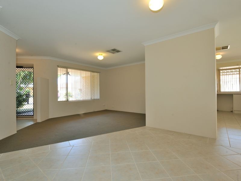 13 Latiano Green, Secret Harbour WA 6173