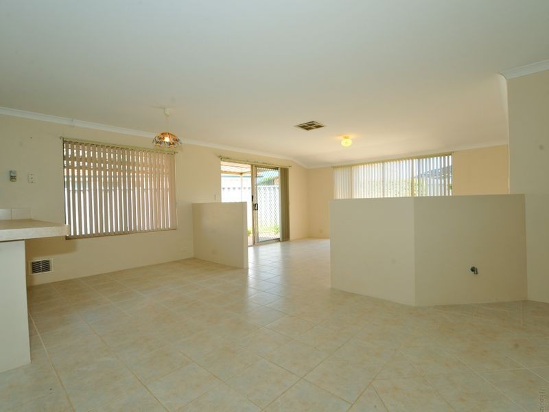 13 Latiano Green, Secret Harbour WA 6173