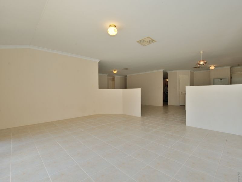 13 Latiano Green, Secret Harbour WA 6173