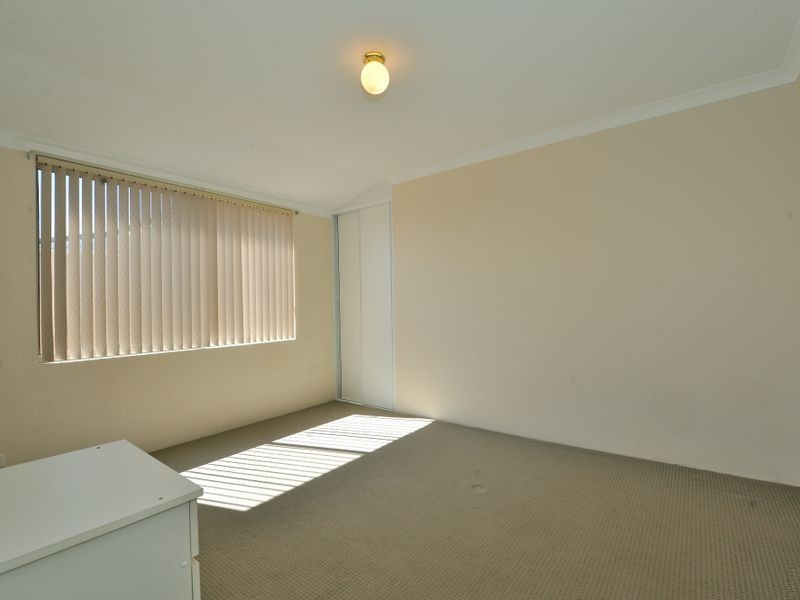 13 Latiano Green, Secret Harbour WA 6173