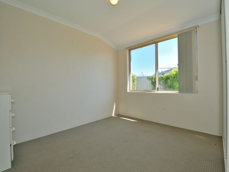 13 Latiano Green, Secret Harbour WA 6173