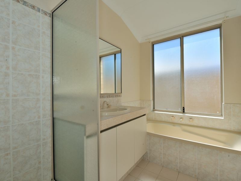 13 Latiano Green, Secret Harbour WA 6173