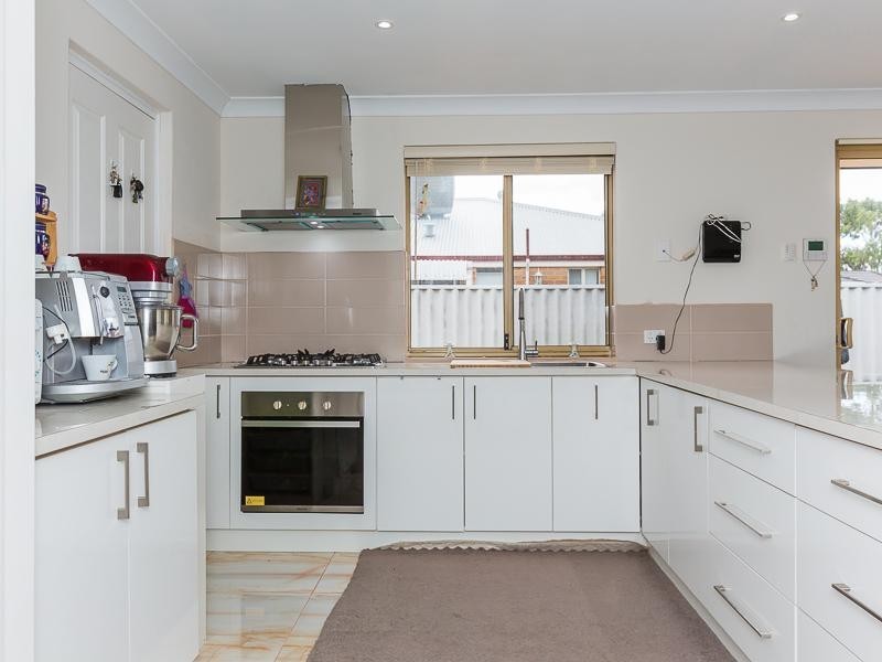 41A Silvertop Circle, Warnbro WA 6169