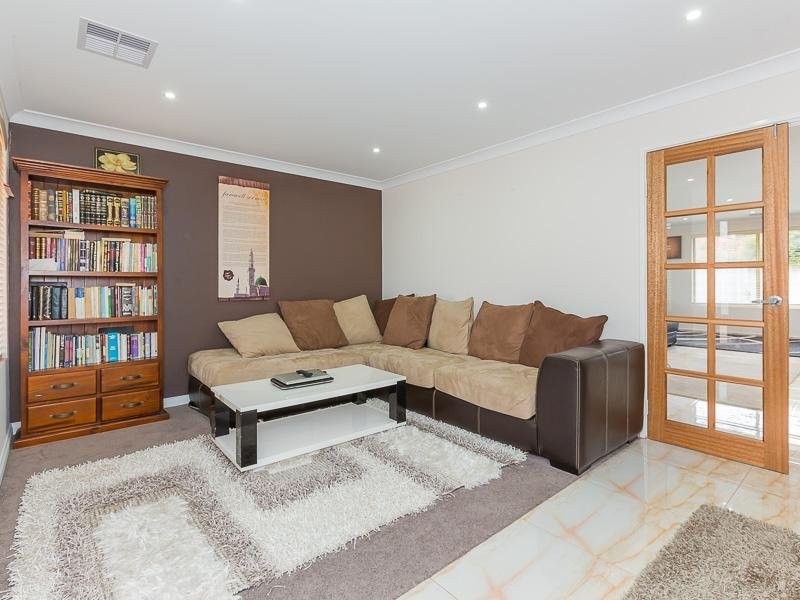 41A Silvertop Circle, Warnbro WA 6169