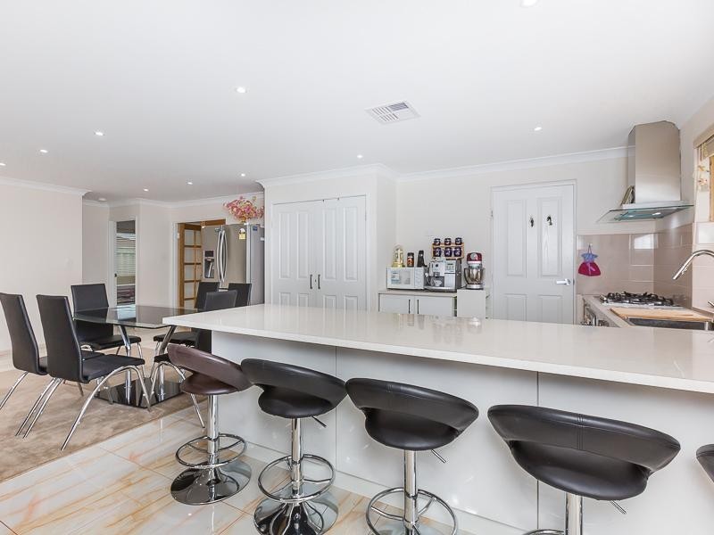 41A Silvertop Circle, Warnbro WA 6169