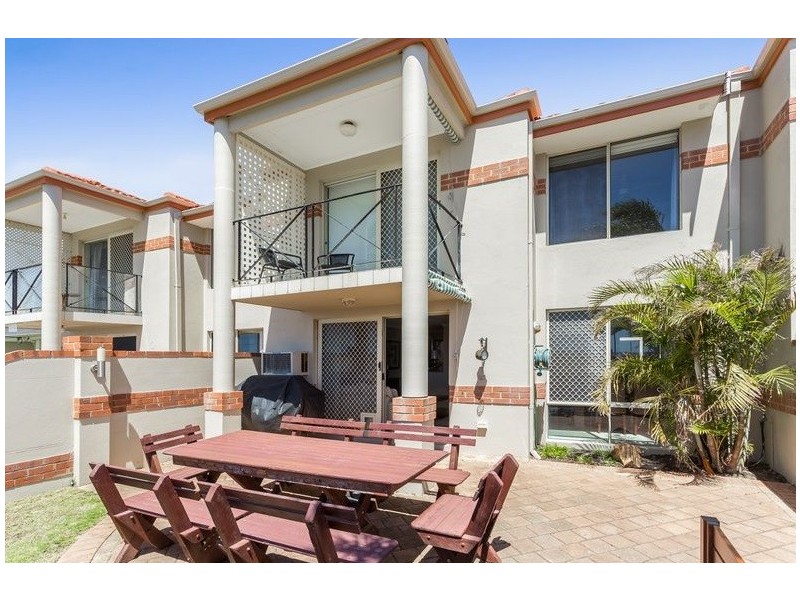 4/2 Victoria Street, Rockingham WA 6168