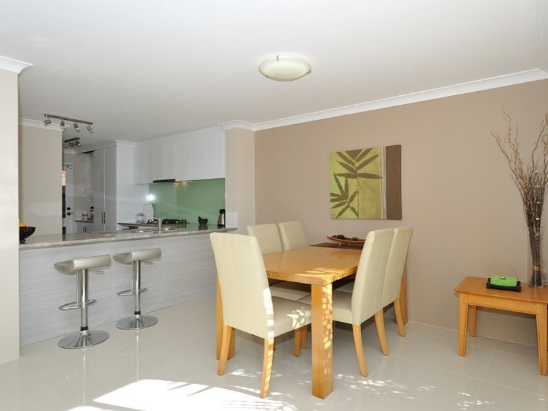 4/2 Victoria Street, Rockingham WA 6168