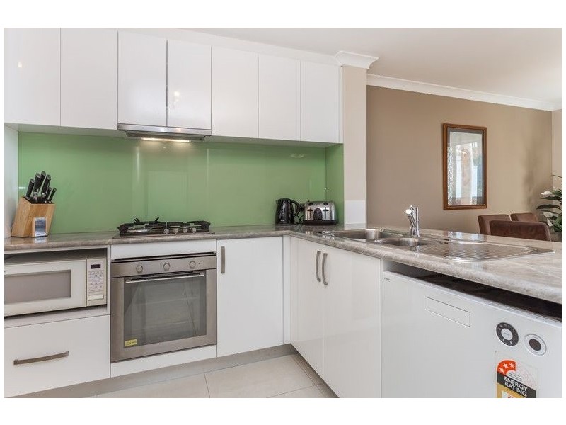 4/2 Victoria Street, Rockingham WA 6168