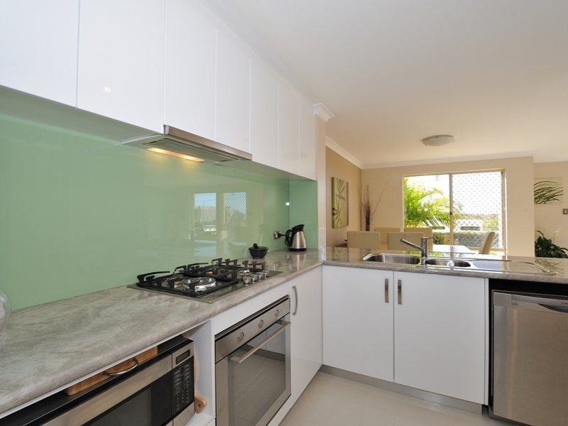 4/2 Victoria Street, Rockingham WA 6168