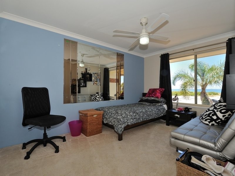 4/2 Victoria Street, Rockingham WA 6168