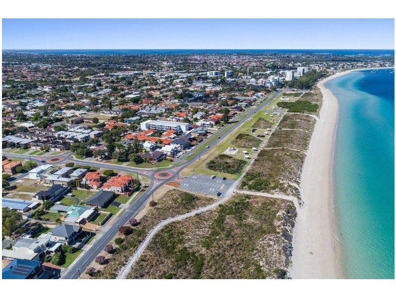 4/2 Victoria Street, Rockingham WA 6168