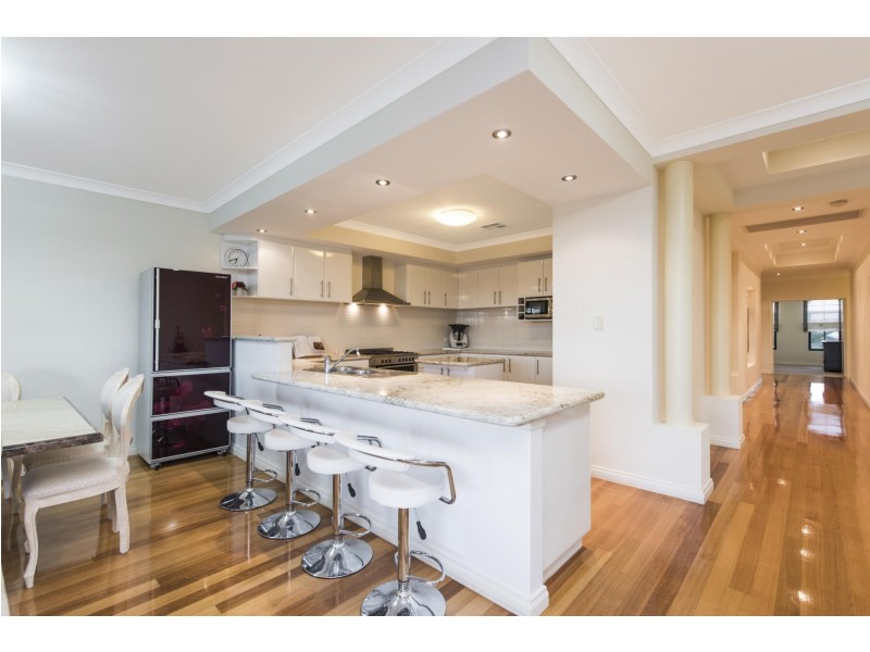 3/12 Abrolhos Quays, Wannanup WA 6210