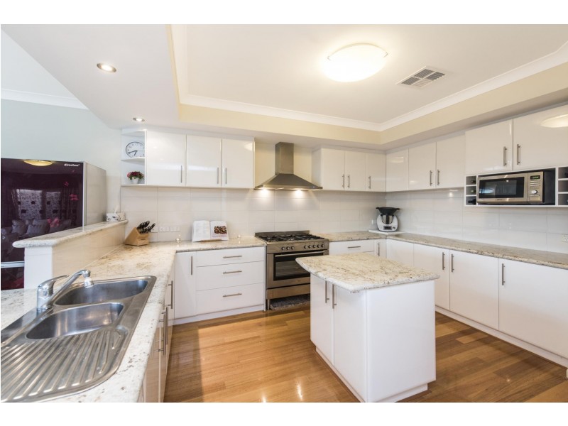 3/12 Abrolhos Quays, Wannanup WA 6210