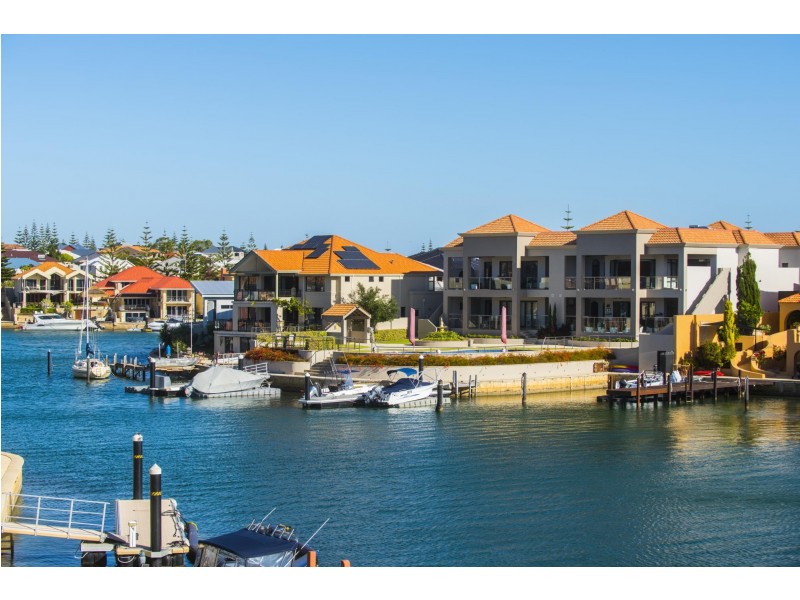 3/12 Abrolhos Quays, Wannanup WA 6210