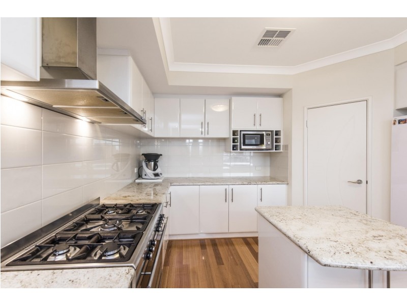 3/12 Abrolhos Quays, Wannanup WA 6210