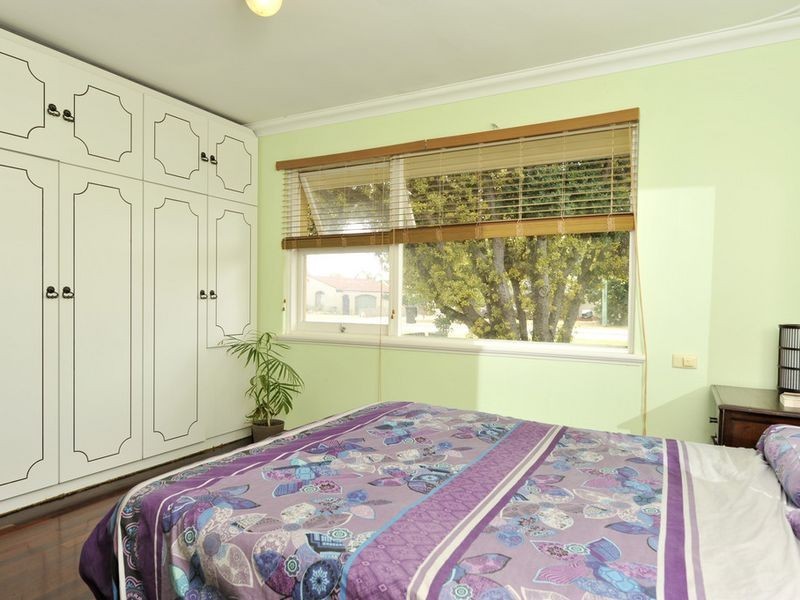 36 Fawdon Street, Safety Bay WA 6169