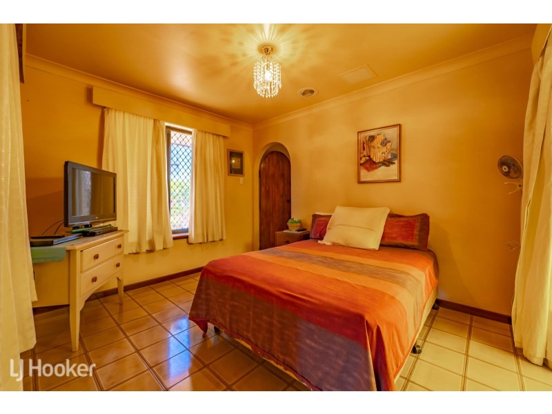 16 Churchill Avenue, Shoalwater WA 6169