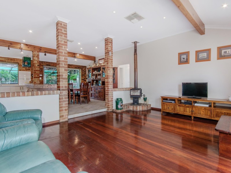 8 Javanica Court, Warnbro WA 6169