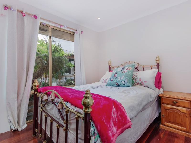 8 Javanica Court, Warnbro WA 6169