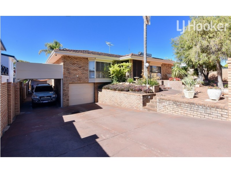 11 Farrington Street, Warnbro WA 6169