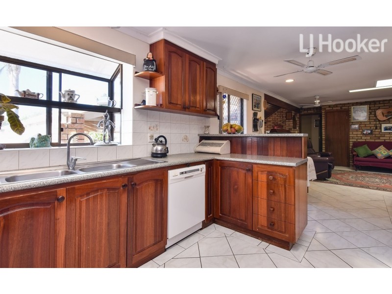 11 Farrington Street, Warnbro WA 6169