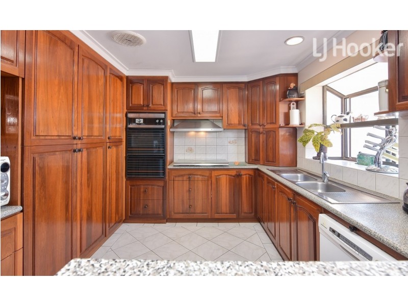 11 Farrington Street, Warnbro WA 6169