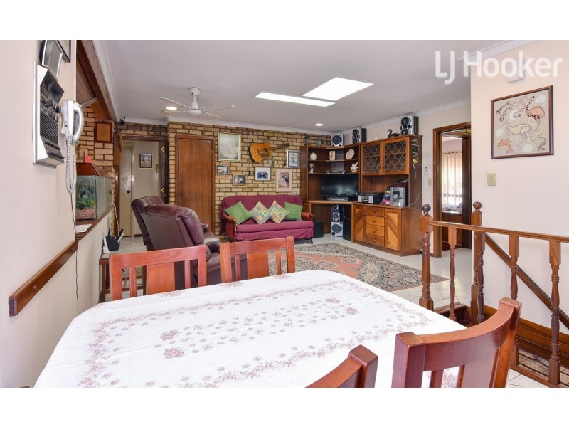 11 Farrington Street, Warnbro WA 6169