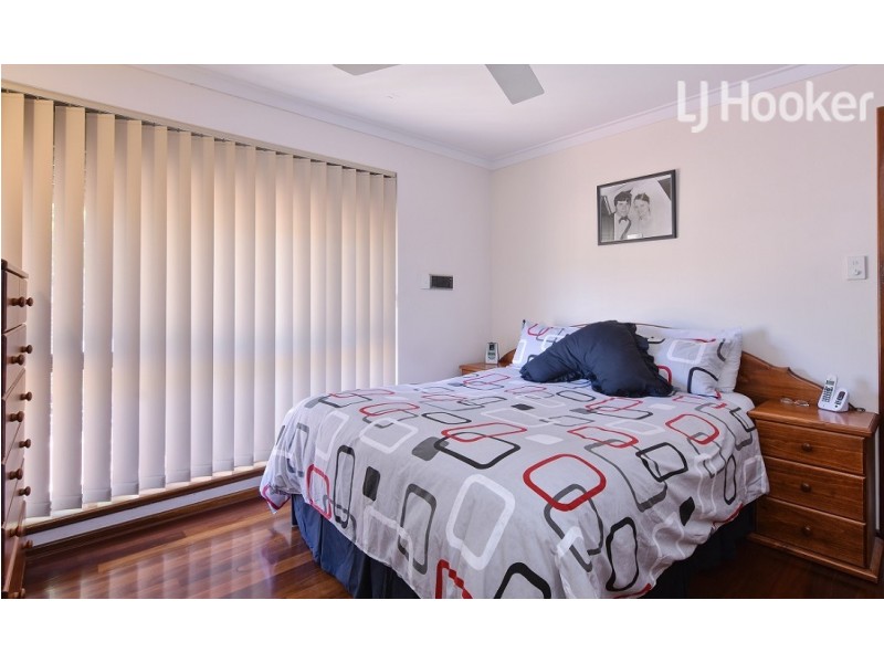 11 Farrington Street, Warnbro WA 6169