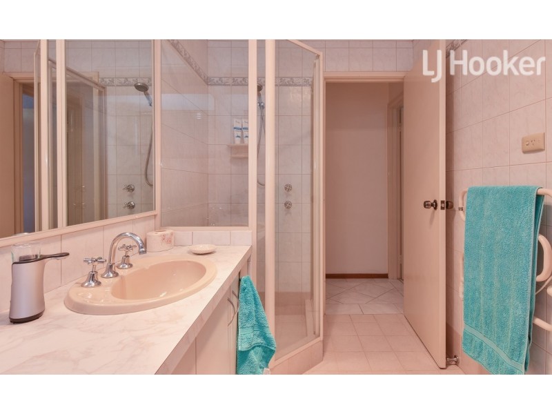 11 Farrington Street, Warnbro WA 6169