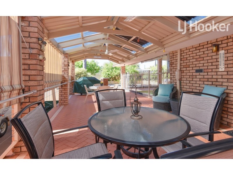 11 Farrington Street, Warnbro WA 6169