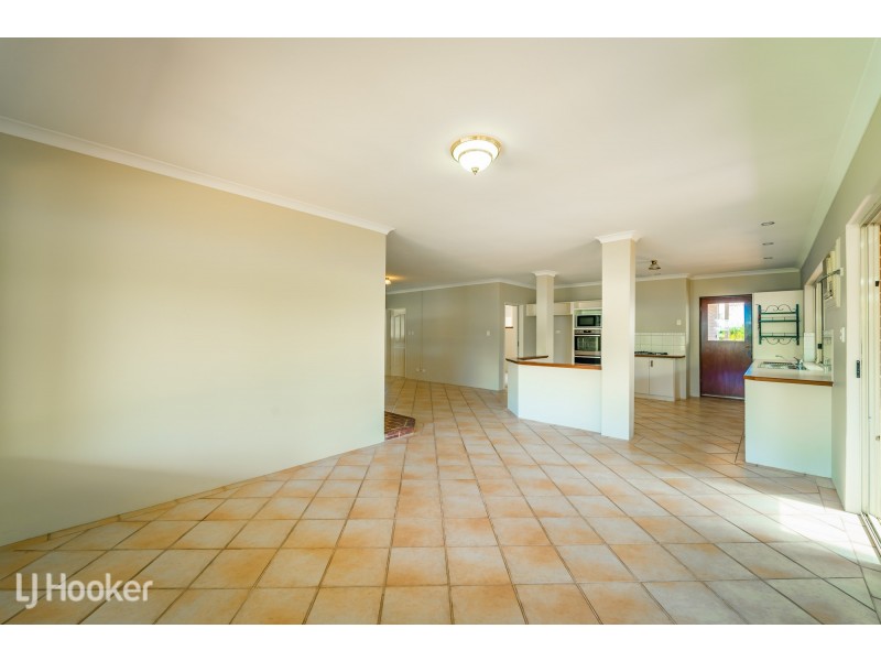 24 Woodbridge Drive, Cooloongup WA 6168
