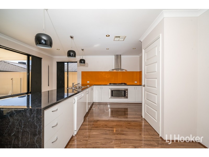 27 Buttermere Approach, Waikiki WA 6169