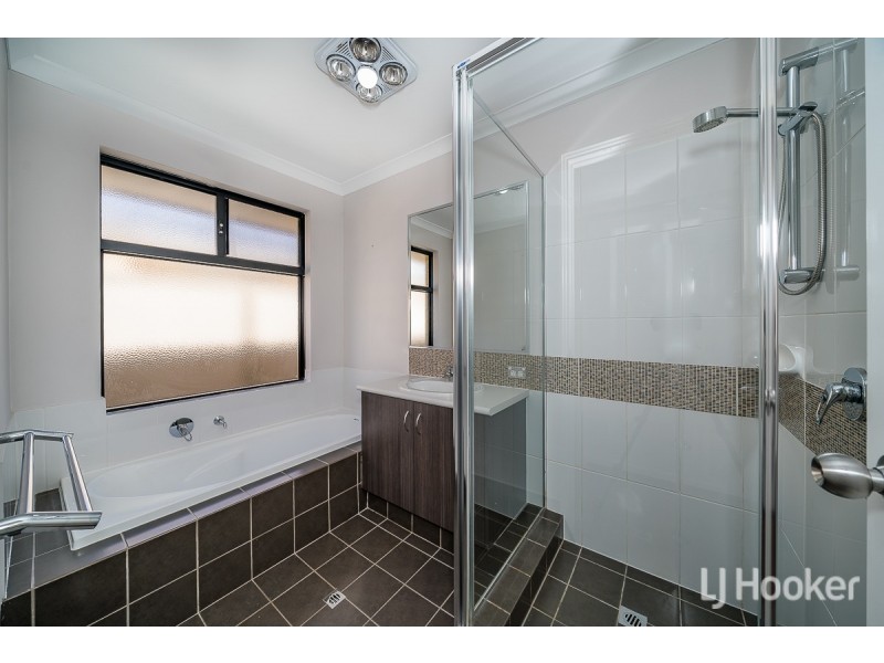 27 Buttermere Approach, Waikiki WA 6169