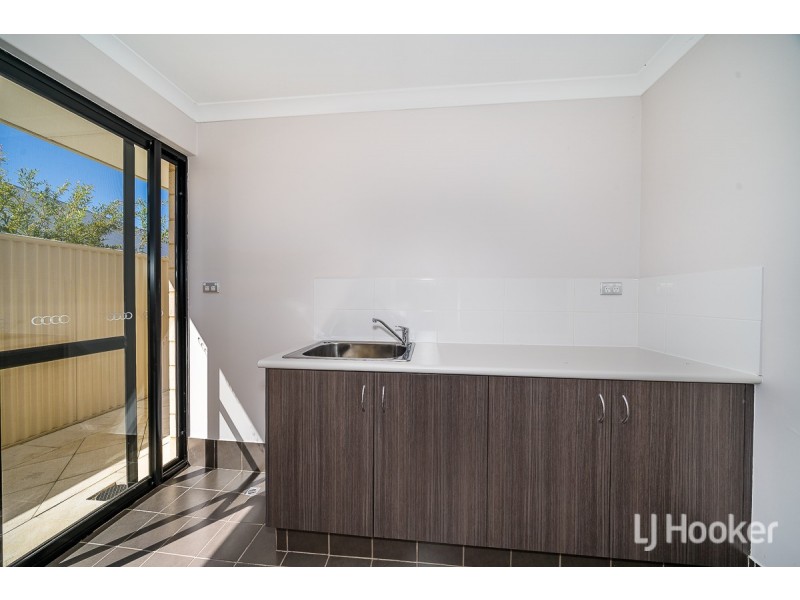 27 Buttermere Approach, Waikiki WA 6169