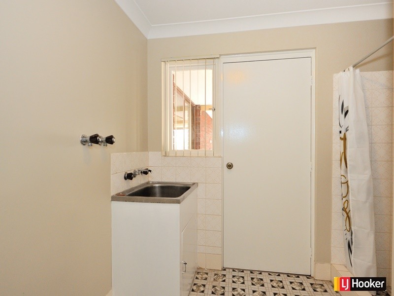3 Cowling Way, Parmelia WA 6167