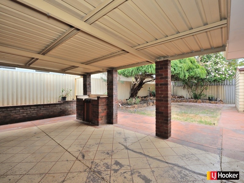 3 Cowling Way, Parmelia WA 6167