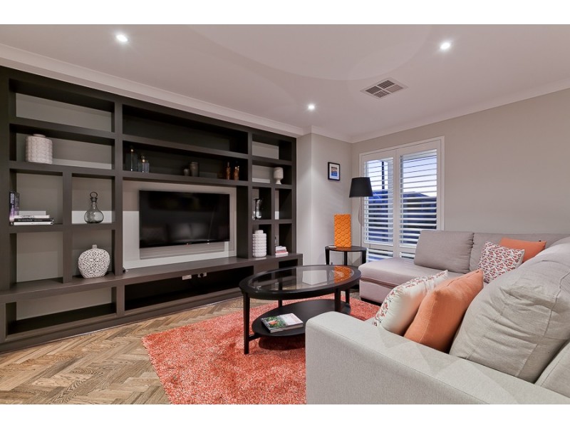 12 Tallering Way, Golden Bay WA 6174