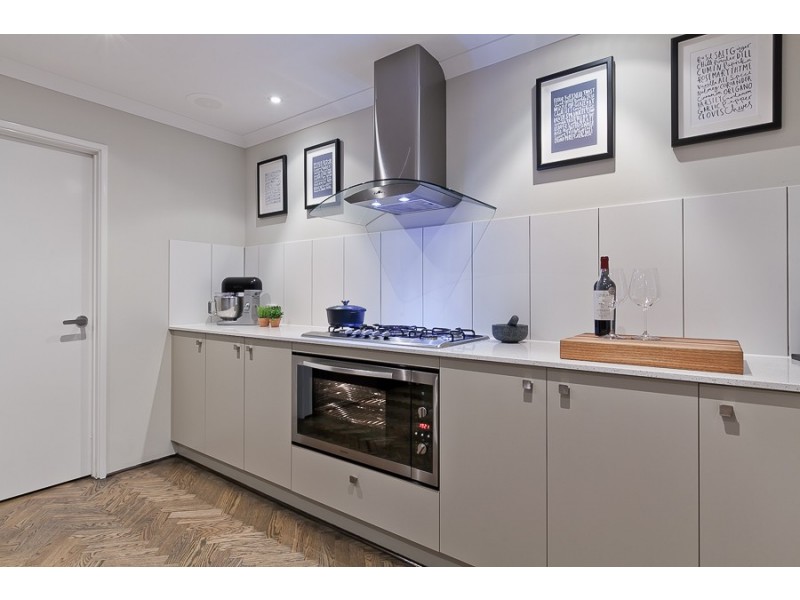 12 Tallering Way, Golden Bay WA 6174