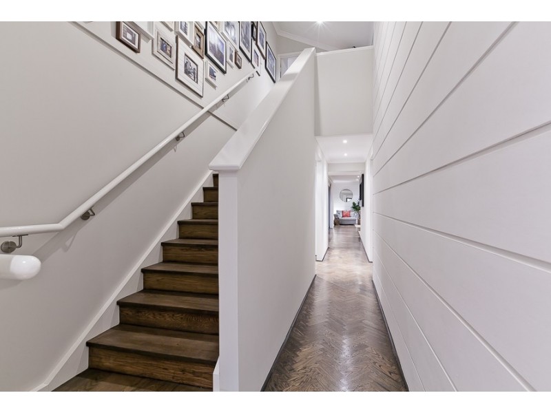 12 Tallering Way, Golden Bay WA 6174