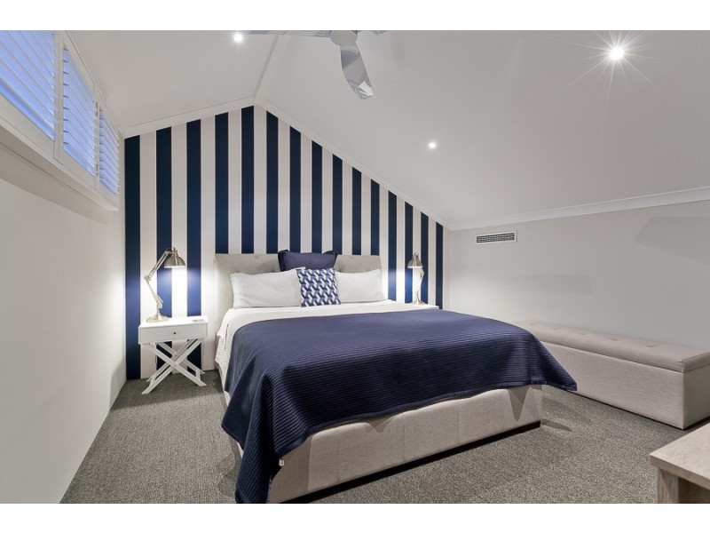 12 Tallering Way, Golden Bay WA 6174