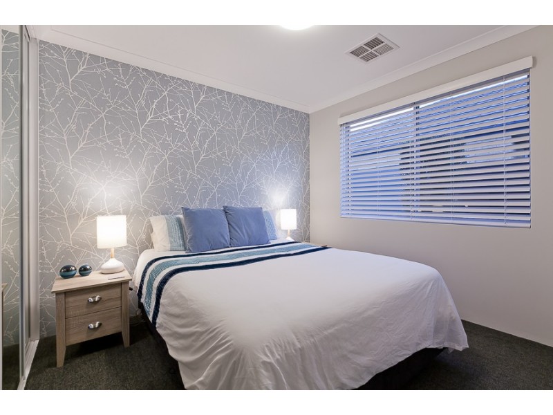 12 Tallering Way, Golden Bay WA 6174