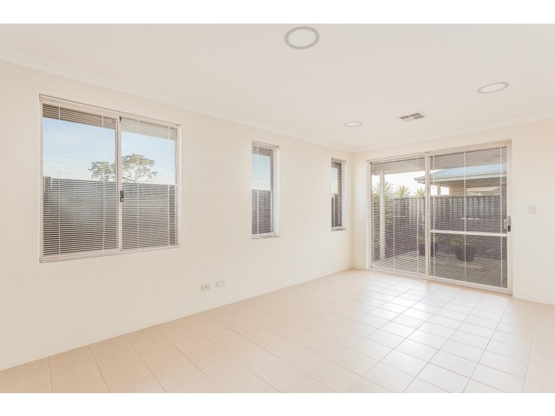 4/18 Whinhill Loop, Baldivis WA 6171