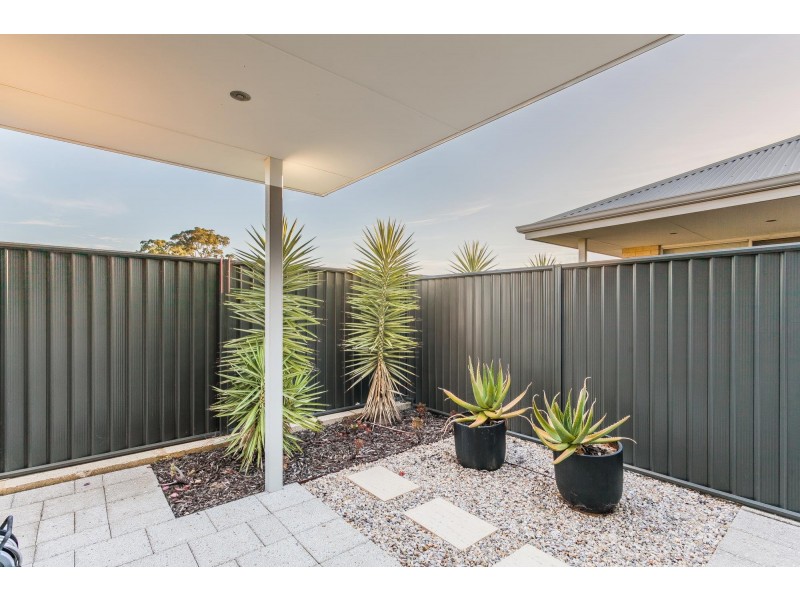 4/18 Whinhill Loop, Baldivis WA 6171