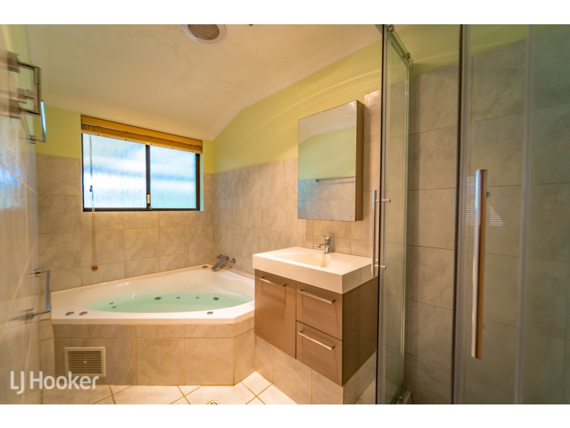 17 Kenton Way, Rockingham WA 6168