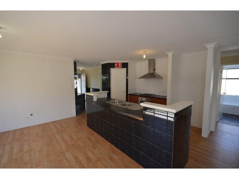 10 Napoleon Way, Bertram WA 6167